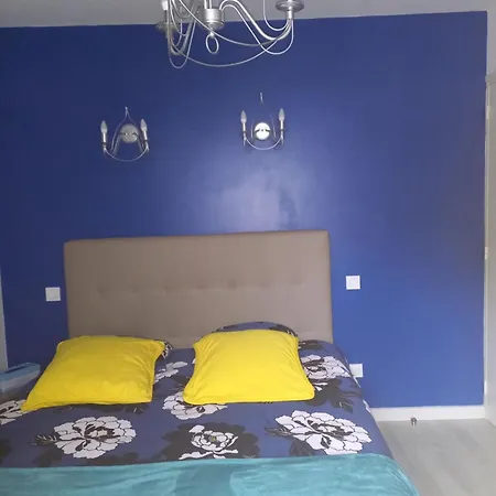 Guillousou Holiday home *