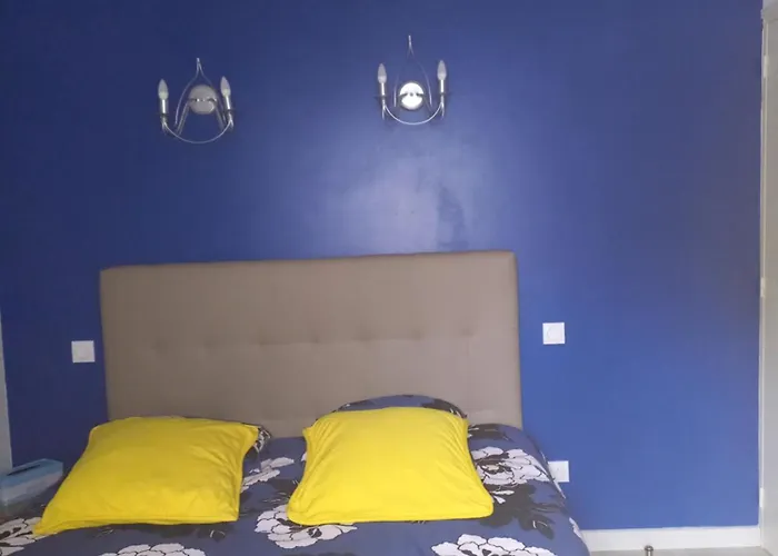 Guillousou Hébergement de vacances *