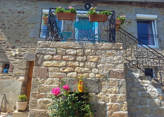 Guillousou Hébergement de vacances *